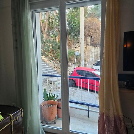 Urban By The Sea Apartment Piraeus Bagian luar foto